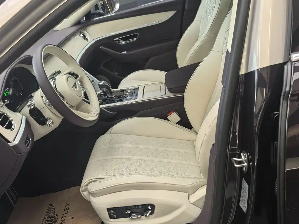 Bentley Flying Spur 2026 4.0T V8 Mulliner