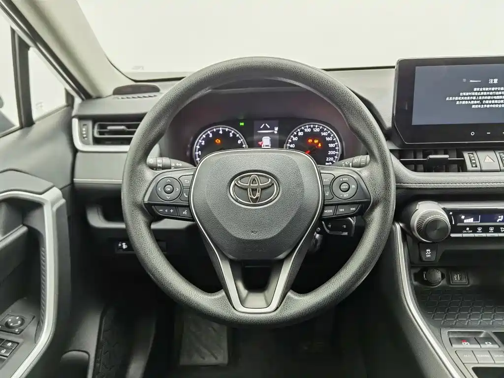 Toyota RAV4 — миниатюра 11