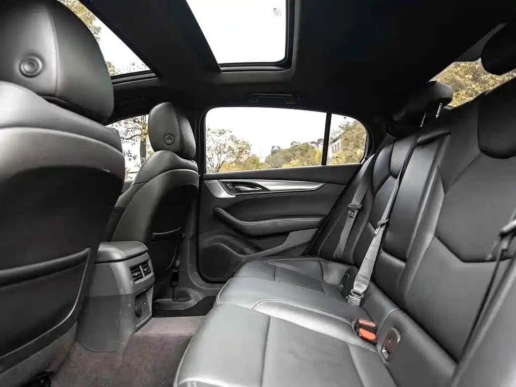 Cadillac CT5 — миниатюра 7