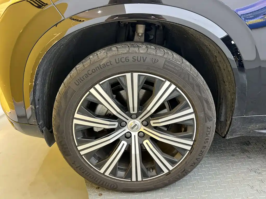Volvo XC90 — миниатюра 9