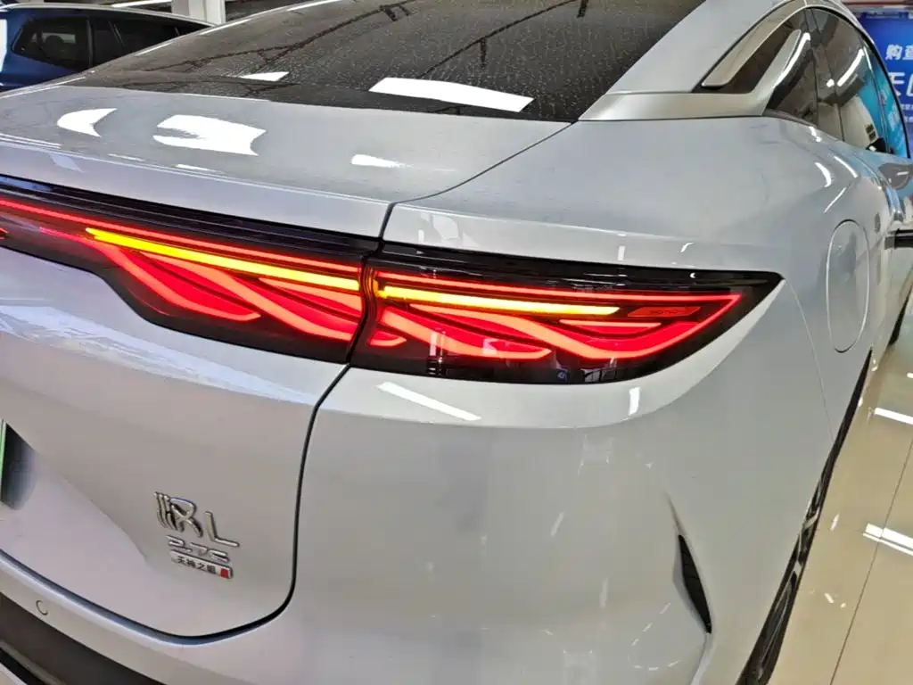 BYD Han L — миниатюра 8