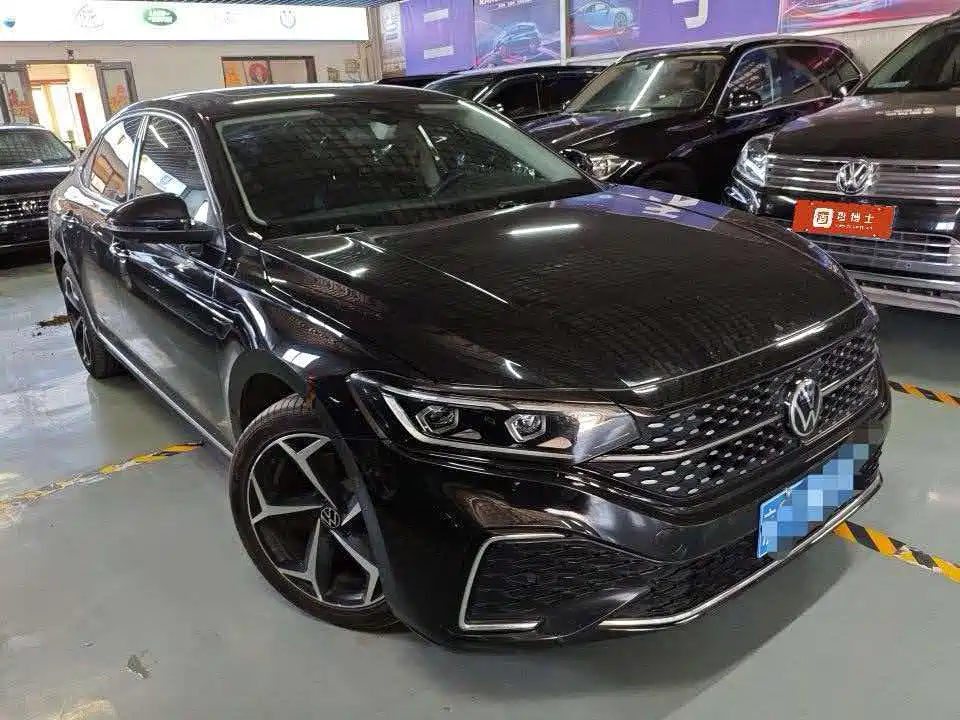 Volkswagen Passat 2023 330TSI Luxury