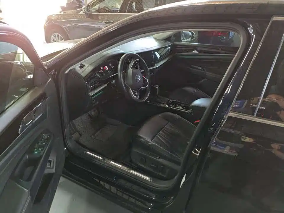 Volkswagen Passat 2023 330TSI Luxury