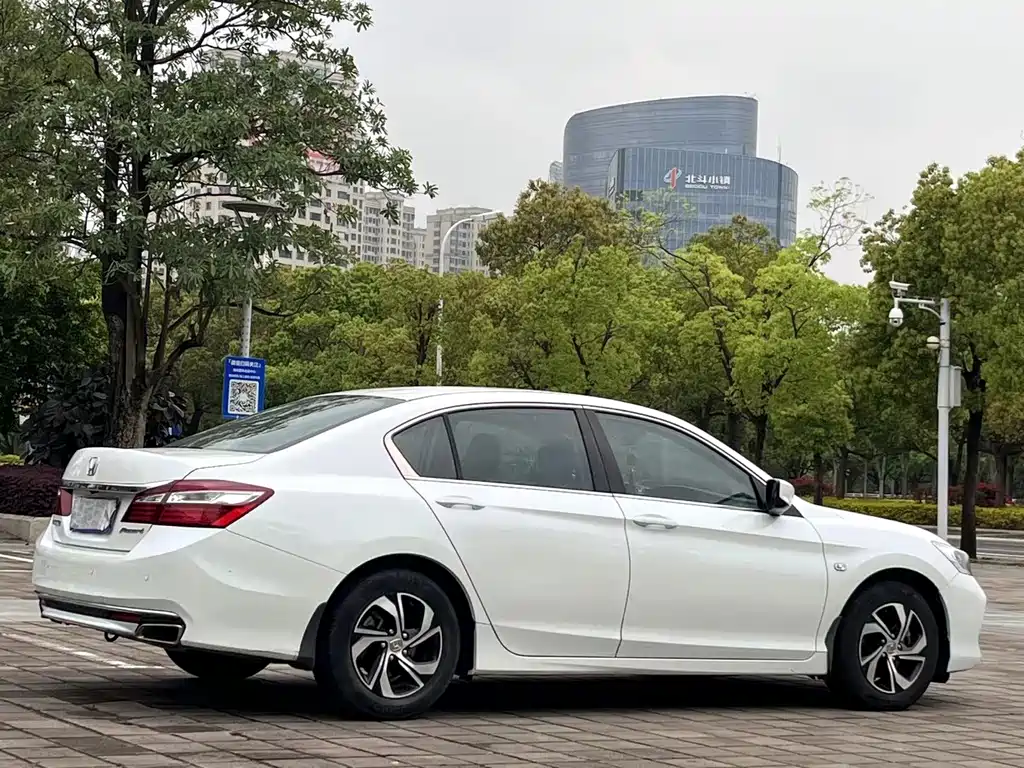 Honda Accord — миниатюра 22