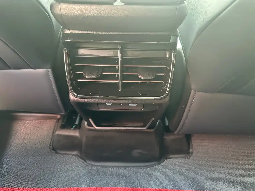 Geely Boyue L — миниатюра 15