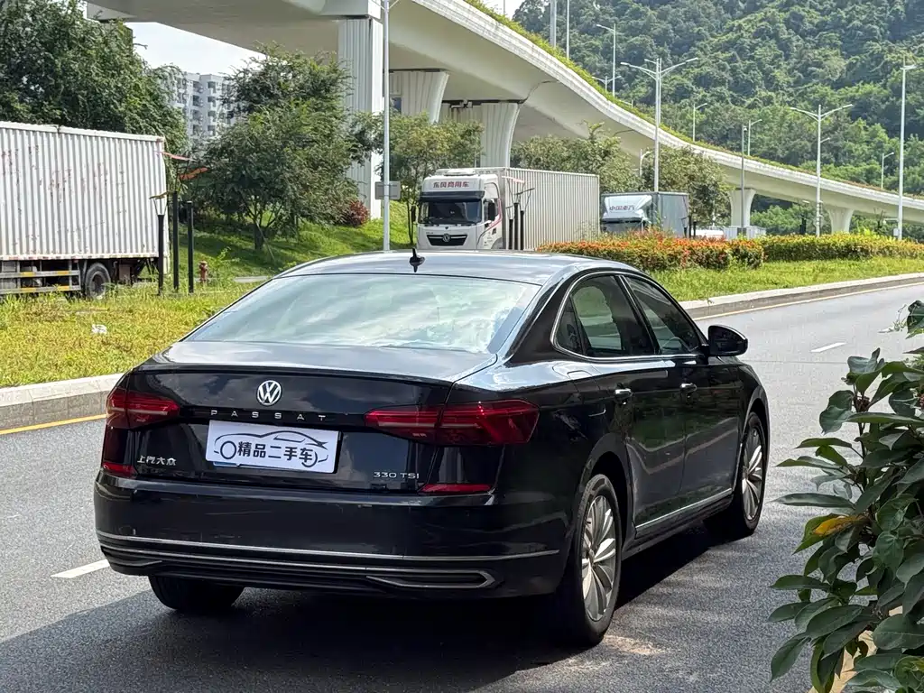 Volkswagen Passat — миниатюра 4