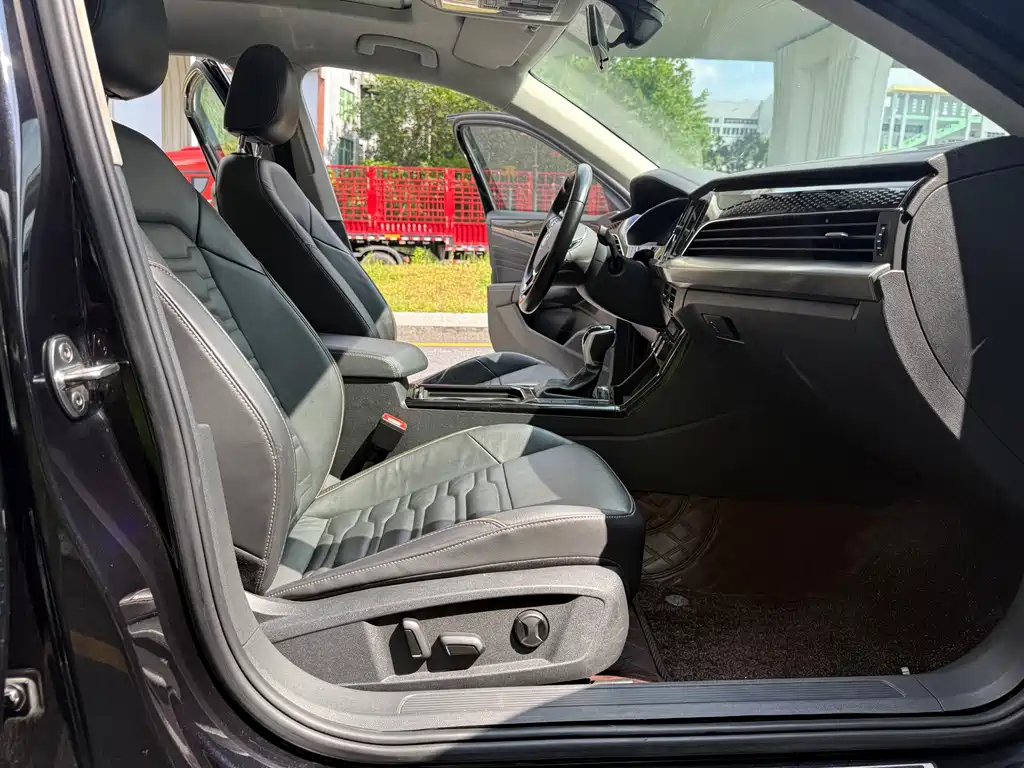 Volkswagen Passat — миниатюра 11
