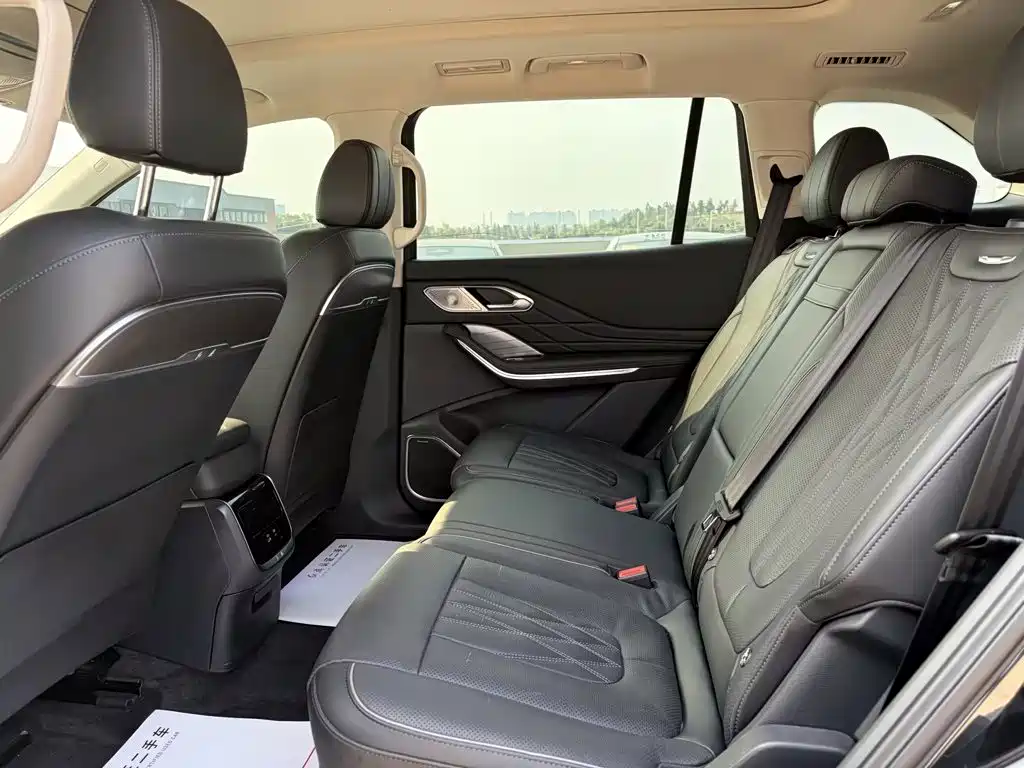 Hongqi Hongqi HS7 PHEV — миниатюра 13