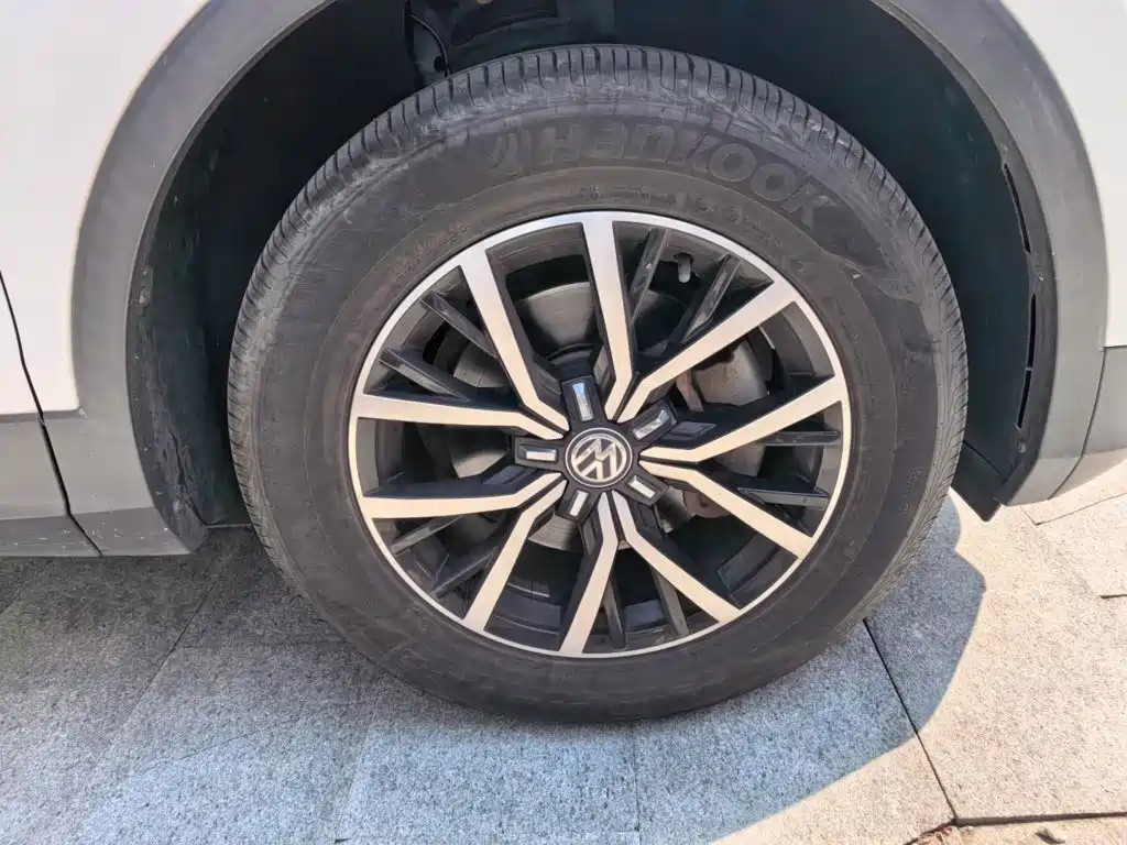 Volkswagen Tiguan L — миниатюра 24