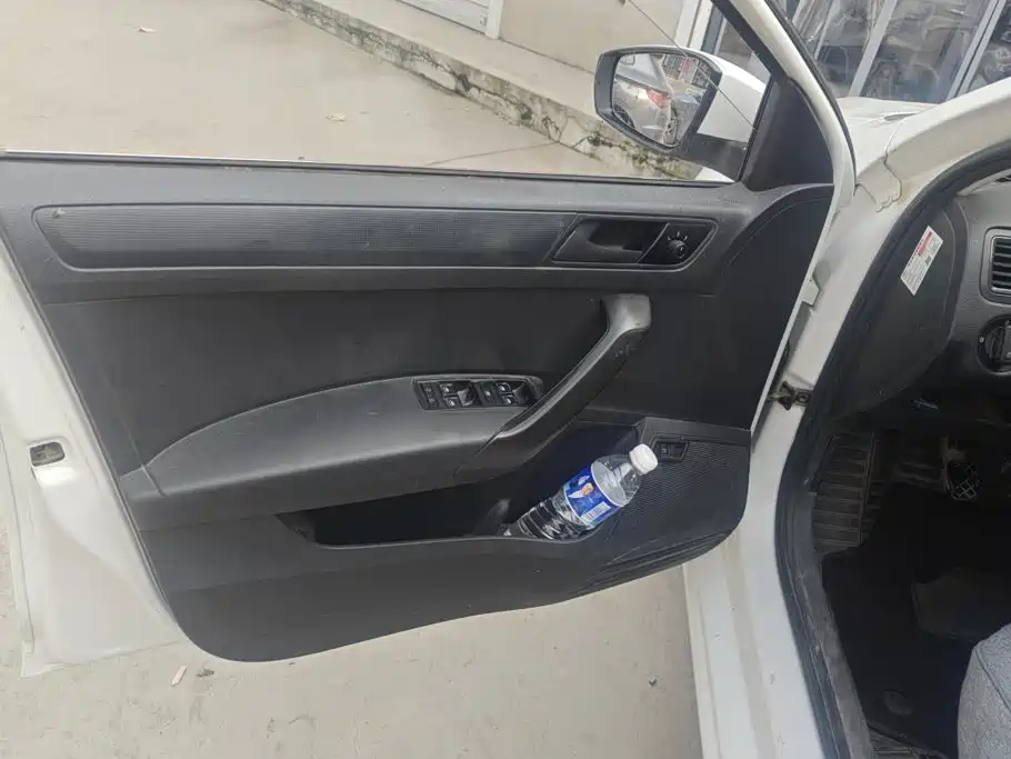 Volkswagen Santana — миниатюра 7
