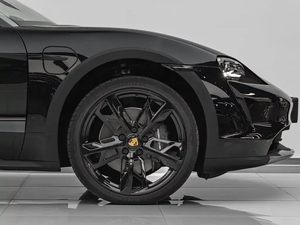 Porsche Taycan — миниатюра 12