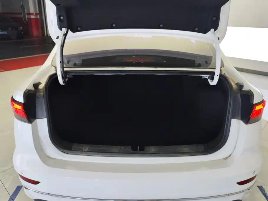 Geely Emgrand — миниатюра 4