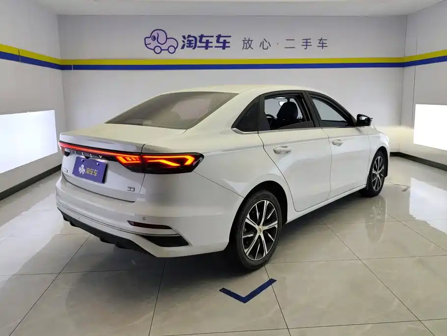 Geely Emgrand — миниатюра 3