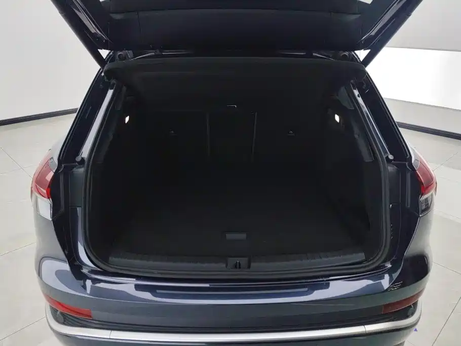 Audi Q4 e-tron — миниатюра 4