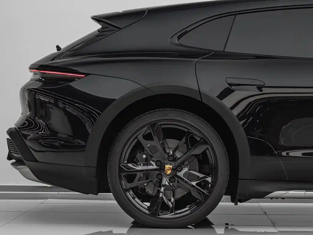 Porsche Taycan — миниатюра 13