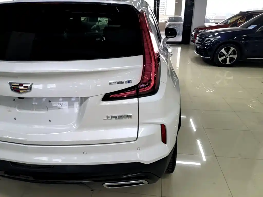 Cadillac XT4 — миниатюра 8