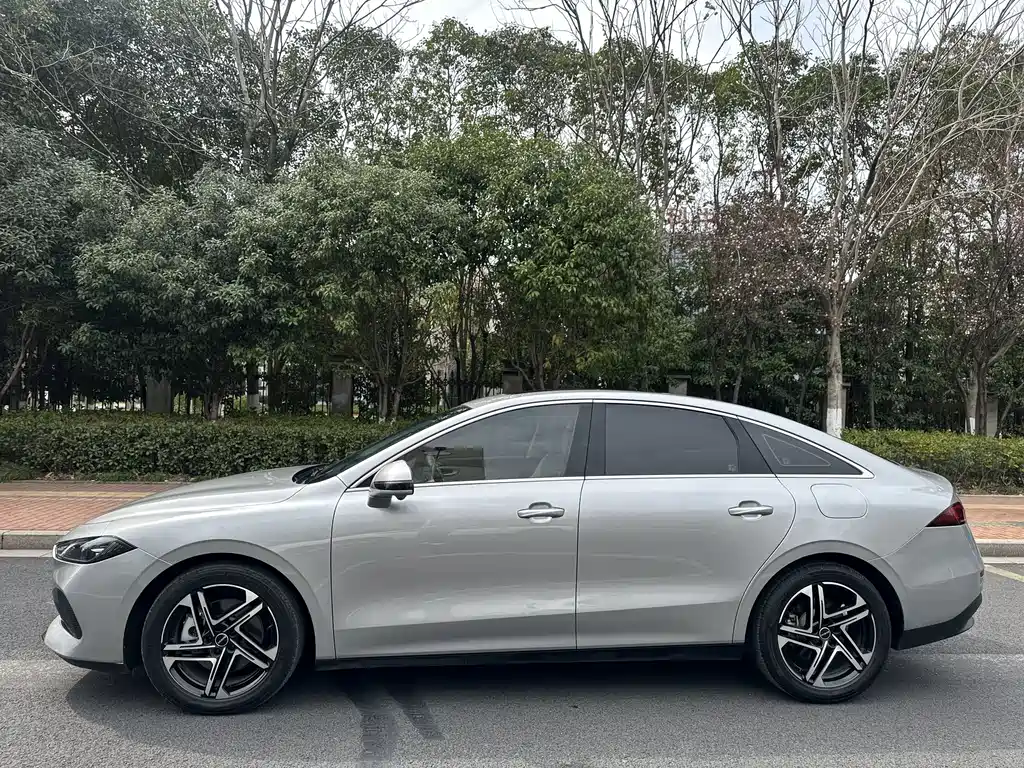 ROEWE D7
