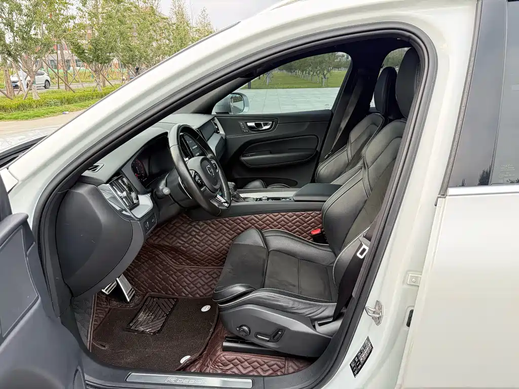 Volvo XC60 — миниатюра 8