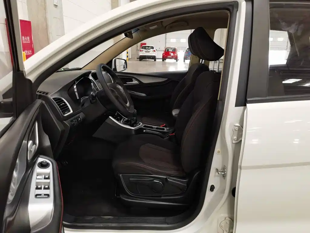 Baojun 560 — миниатюра 10