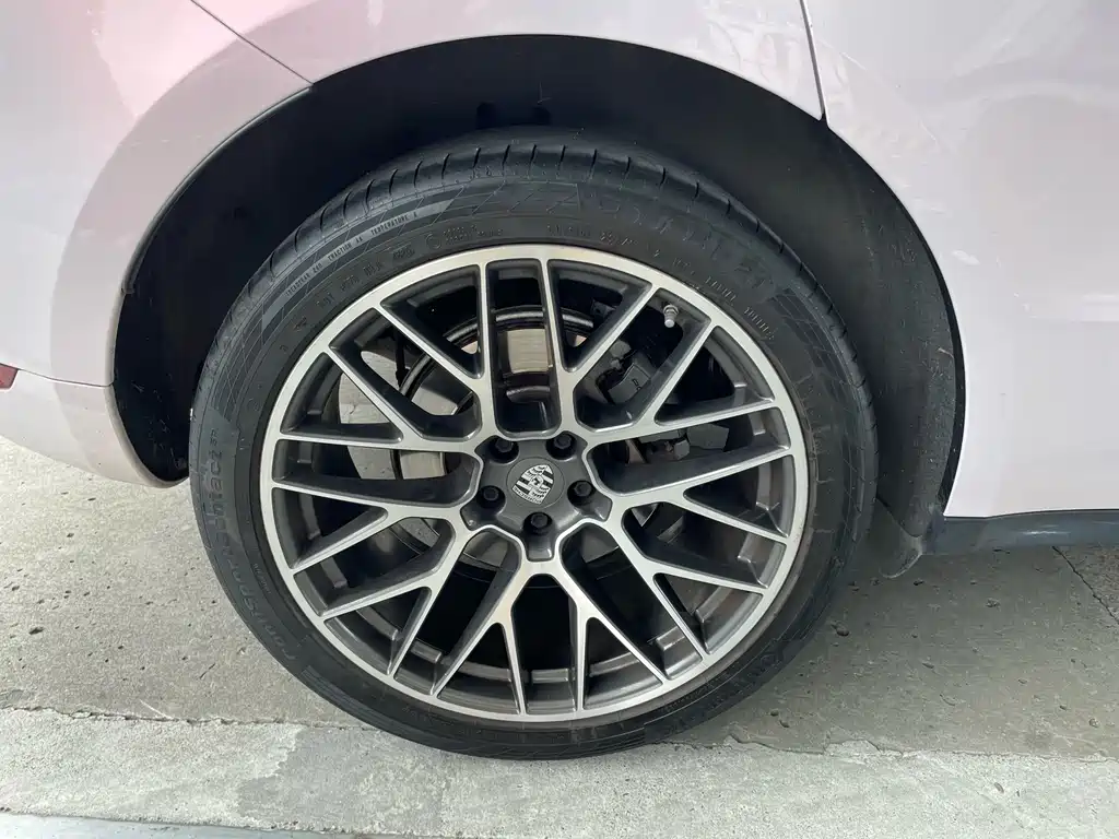 Porsche Macan — миниатюра 11