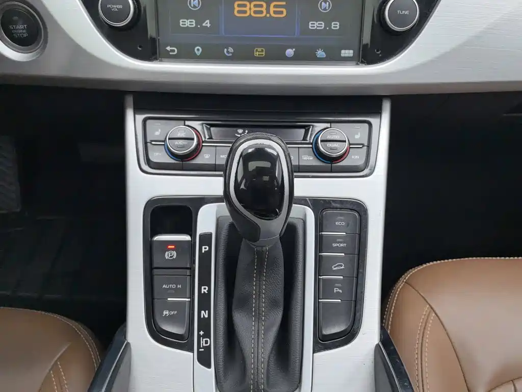 Geely Boyue — миниатюра 13