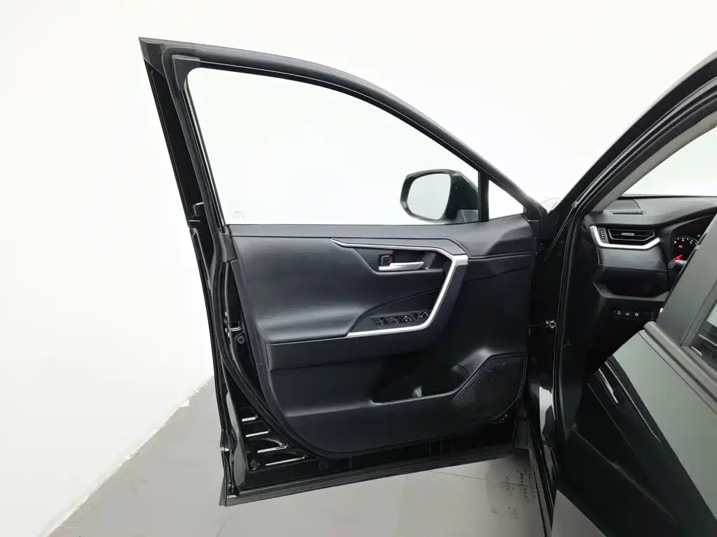 Toyota Wildlander — миниатюра 8