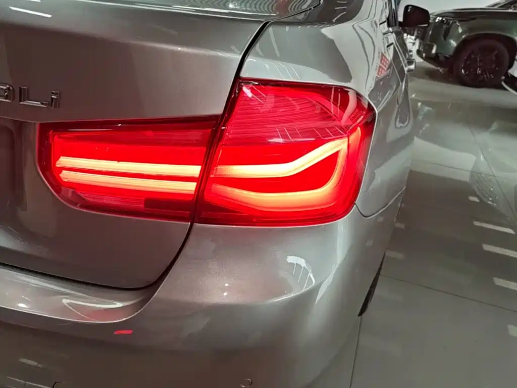 BMW 3 Series — миниатюра 8