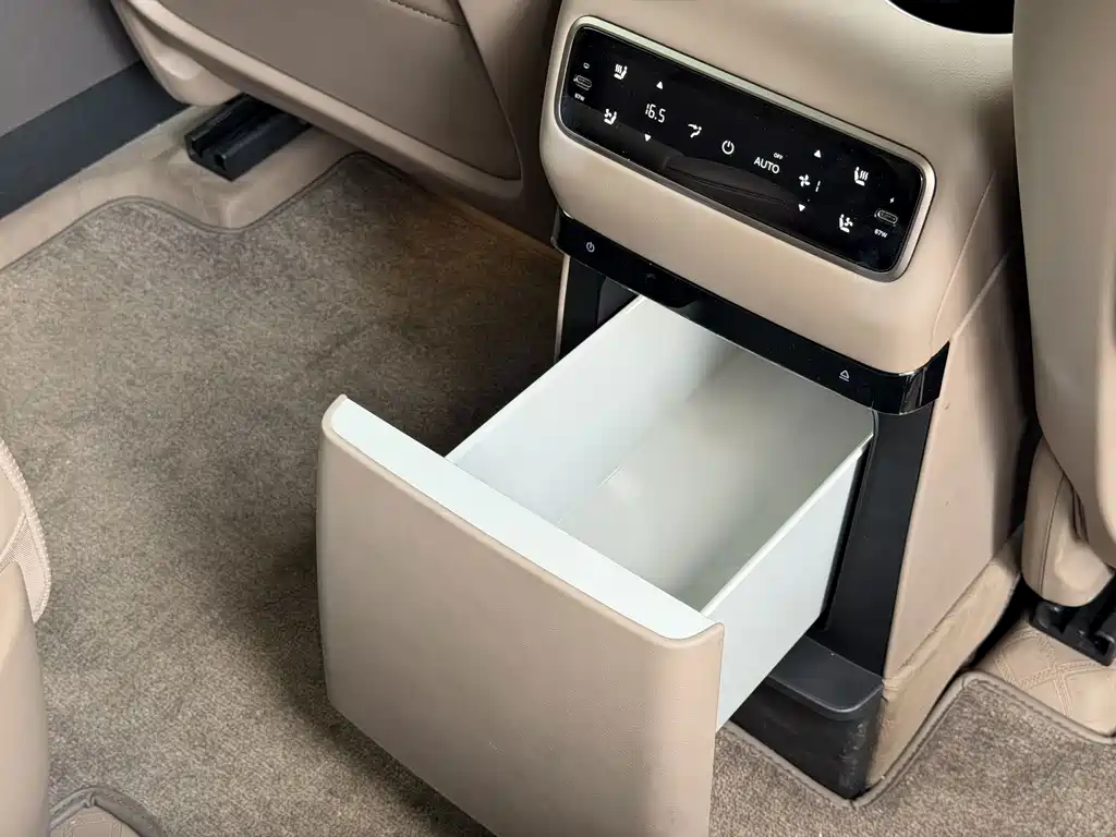 Li Auto Li i8 — миниатюра 18