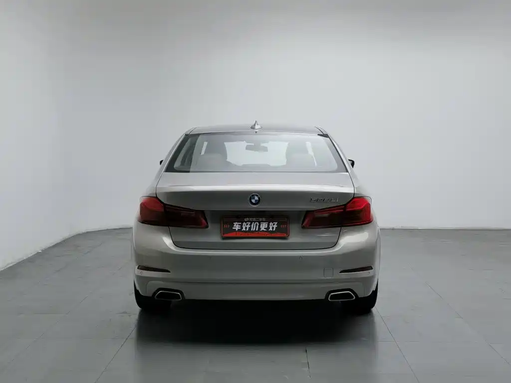 BMW 5 Series — миниатюра 4