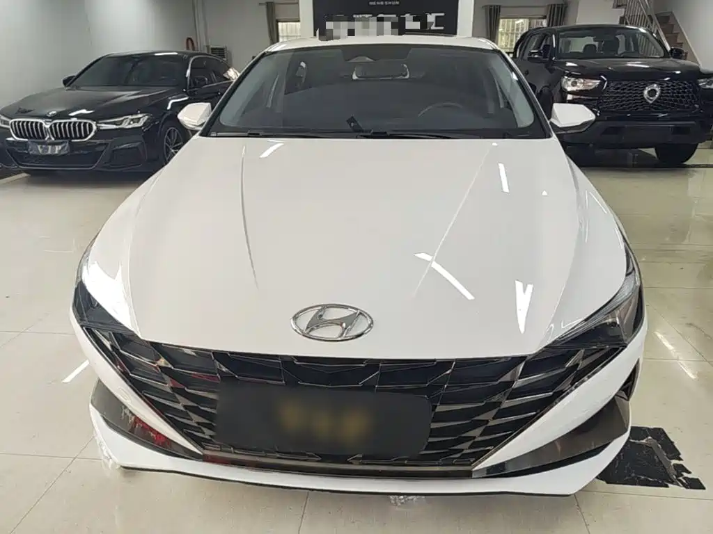 Hyundai Elantra — миниатюра 3