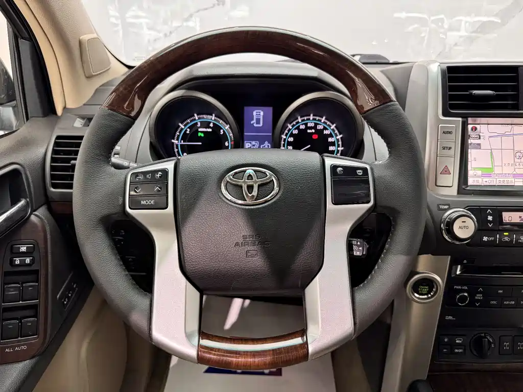 Toyota Land Cruiser Prado 2010 4.0L AT VX NAVI