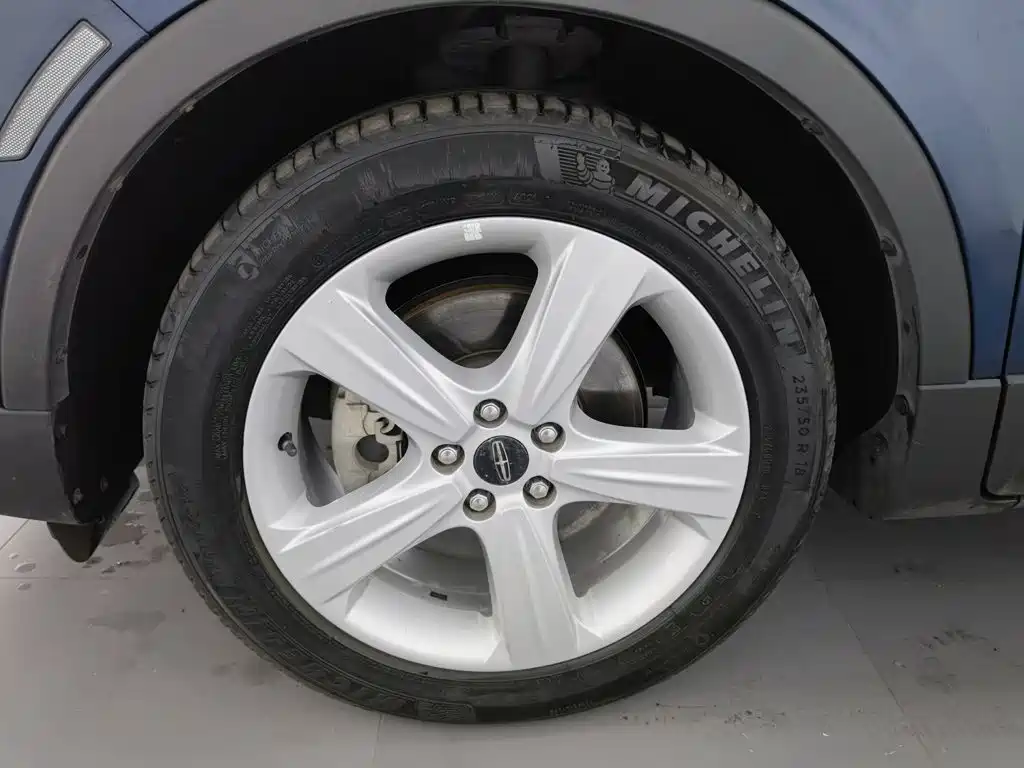 Lincoln MKC — миниатюра 17