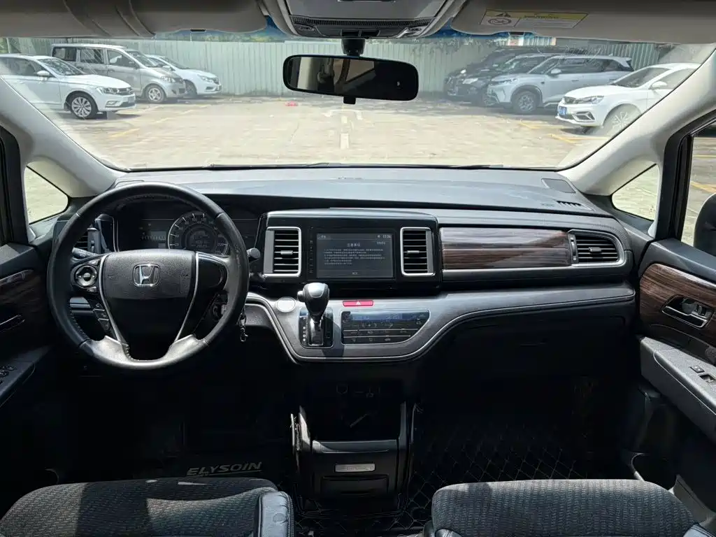 Honda Elysion — миниатюра 5