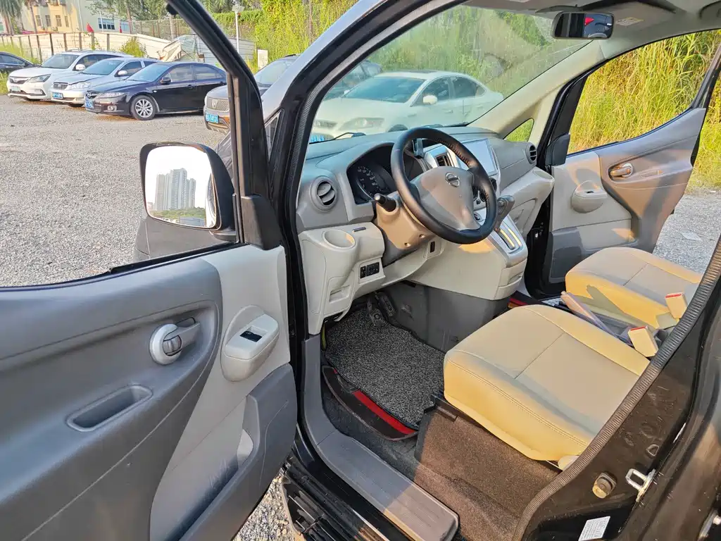 Nissan NV200 — миниатюра 11