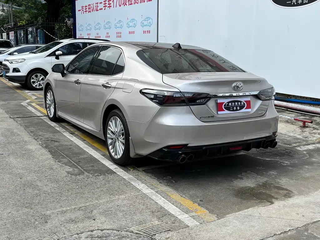 Toyota Camry — миниатюра 6