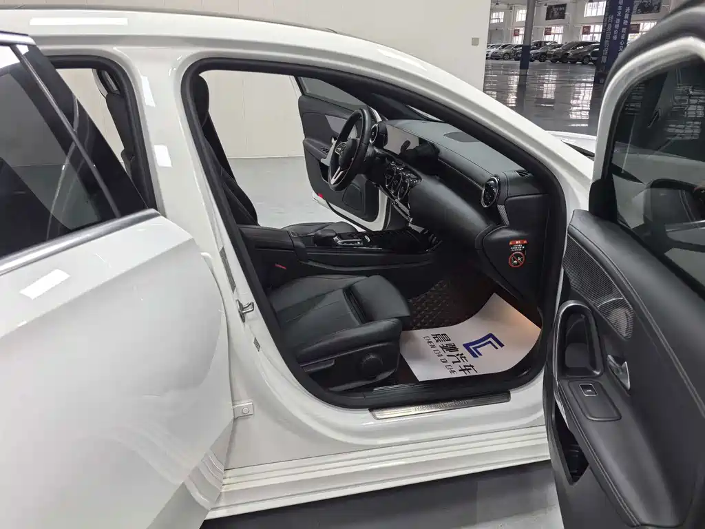 Mercedes-Benz A-Class — миниатюра 11