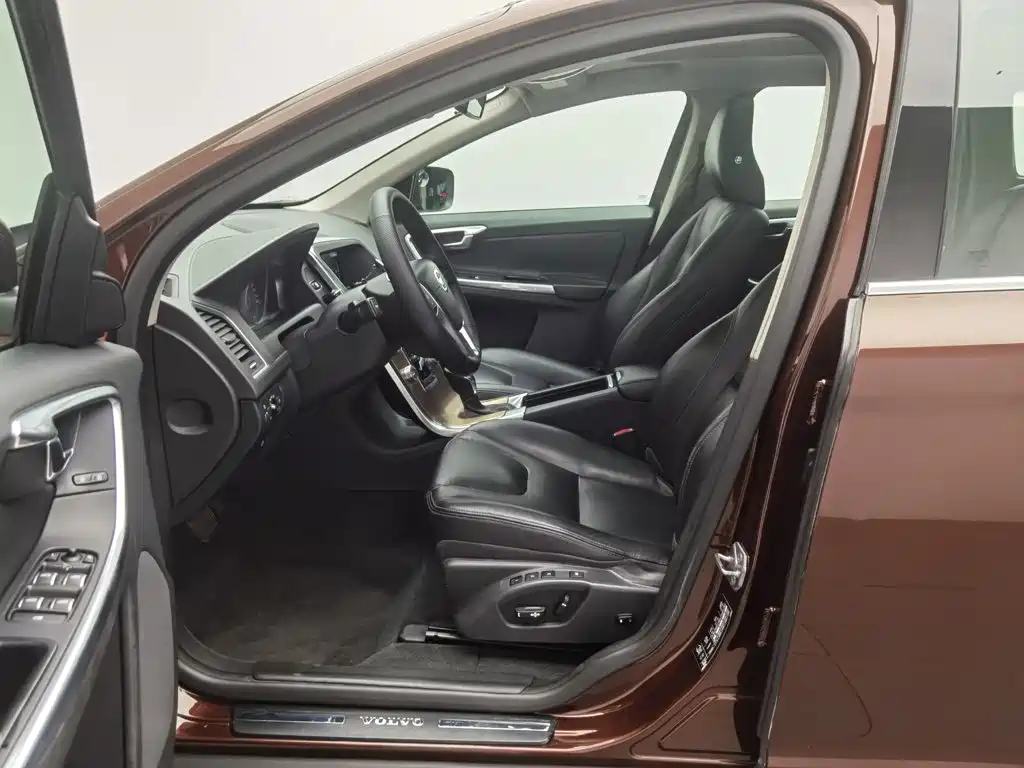 Volvo XC60 — миниатюра 10