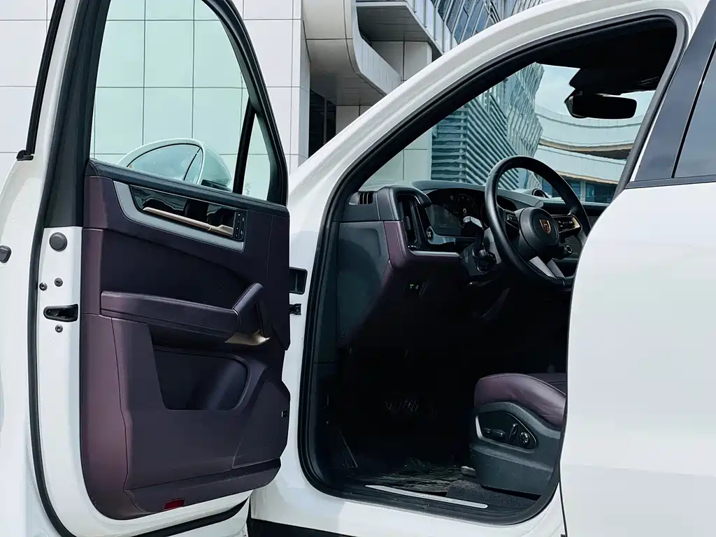 Porsche Cayenne — миниатюра 4