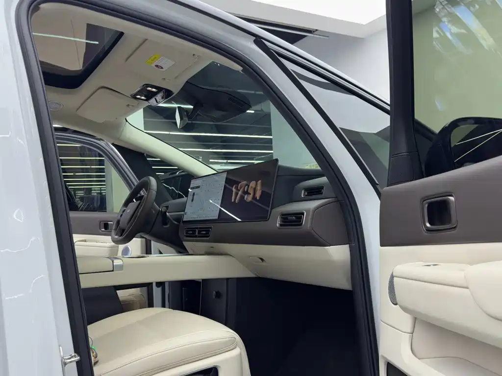 Li Auto Li MEGA — миниатюра 10