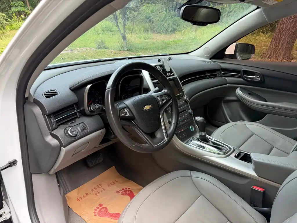 Chevrolet Malibu 2012 2.0L AT Luxury