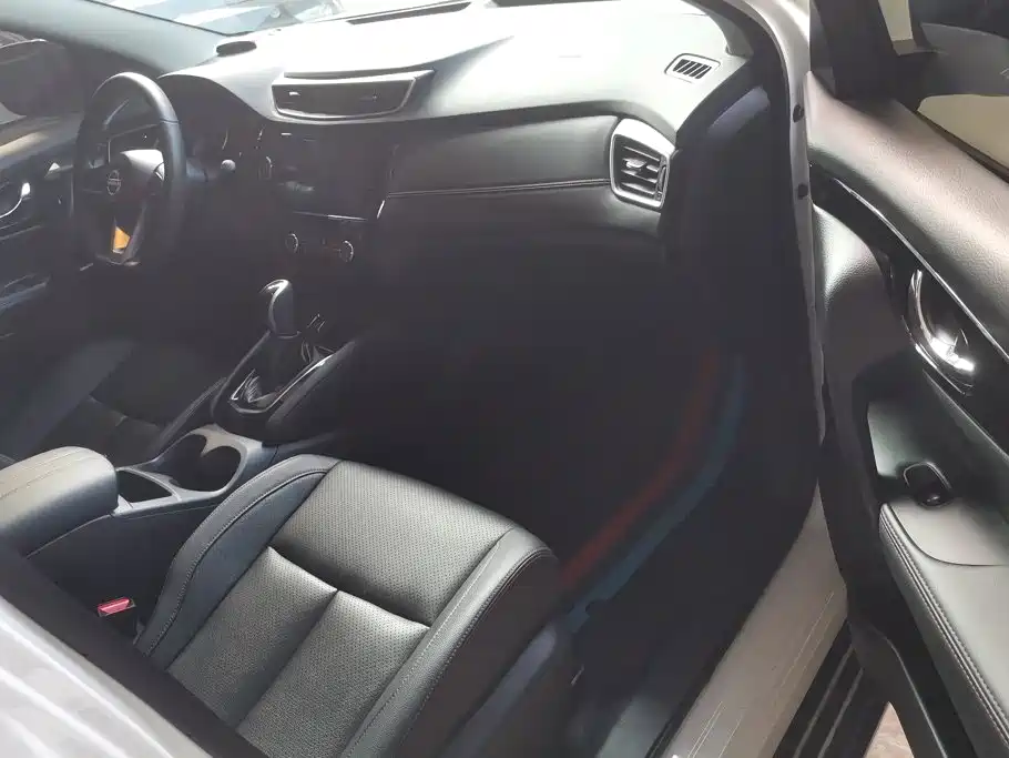 Nissan Qashqai — миниатюра 8