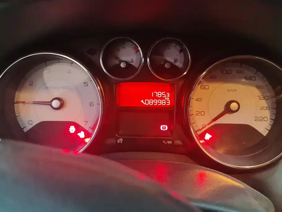 Peugeot 308 — миниатюра 14