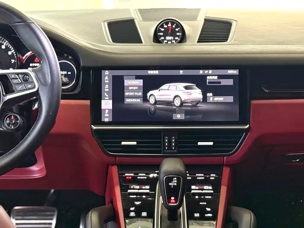 Porsche Cayenne — миниатюра 9