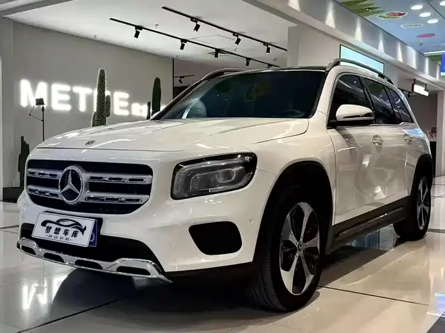 MERCEDES-BENZ GLB