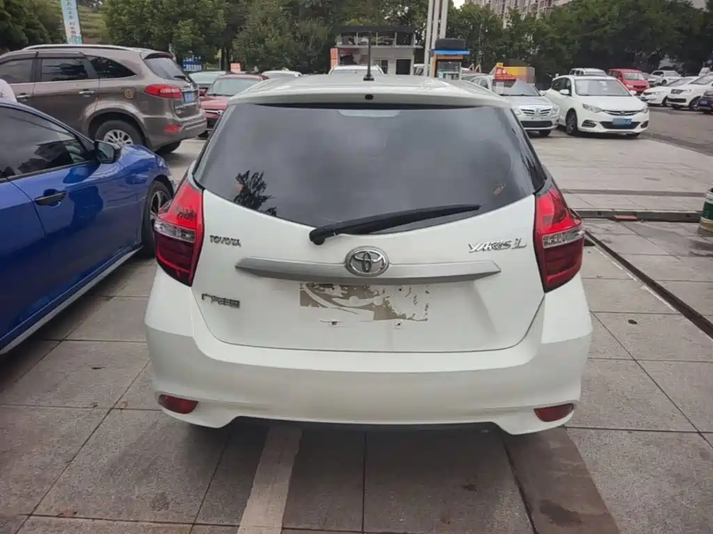 Toyota Yaris L — миниатюра 6