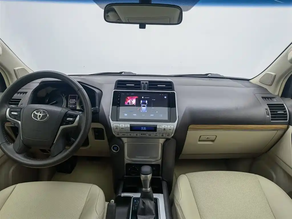 TOYOTA PRADO