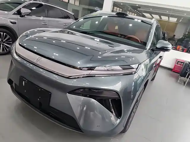 2025 BYD Tang