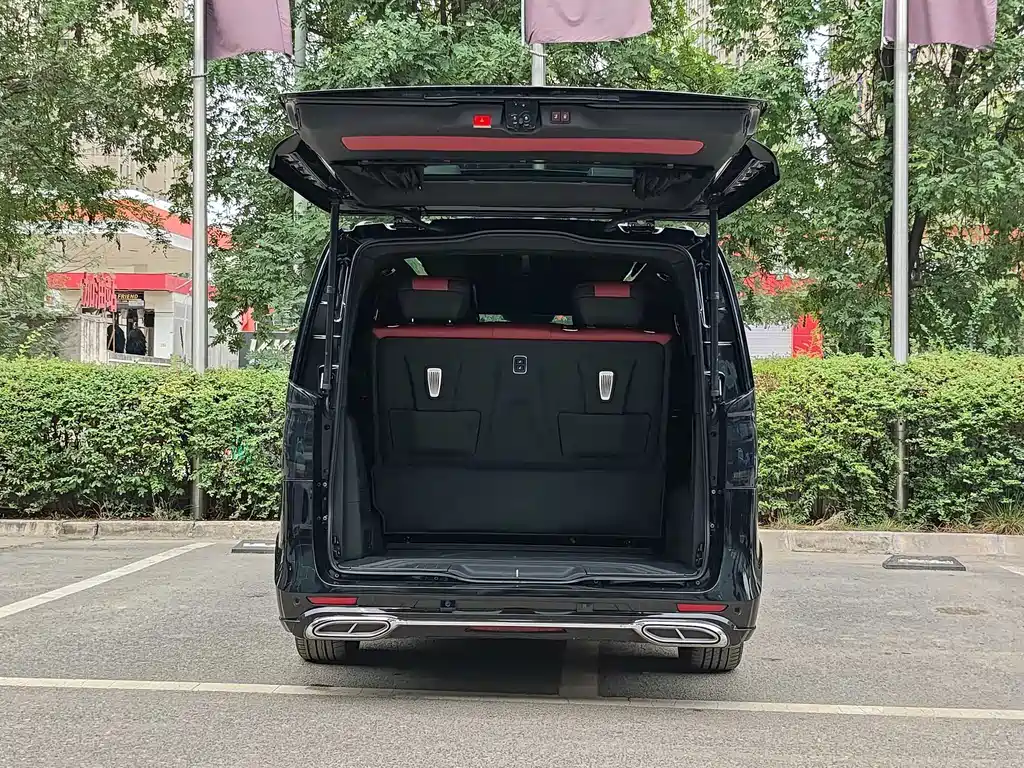 Mercedes-Benz Vito 2024 2.0T 7 мест