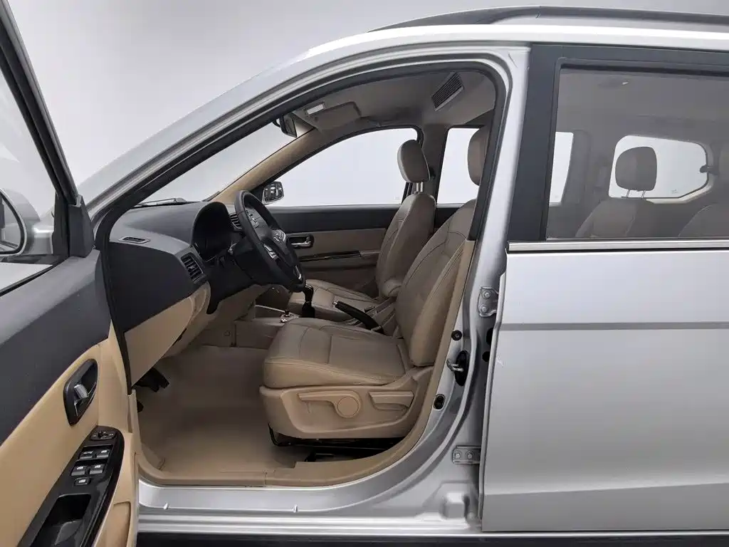 Wuling Hongguang — миниатюра 10