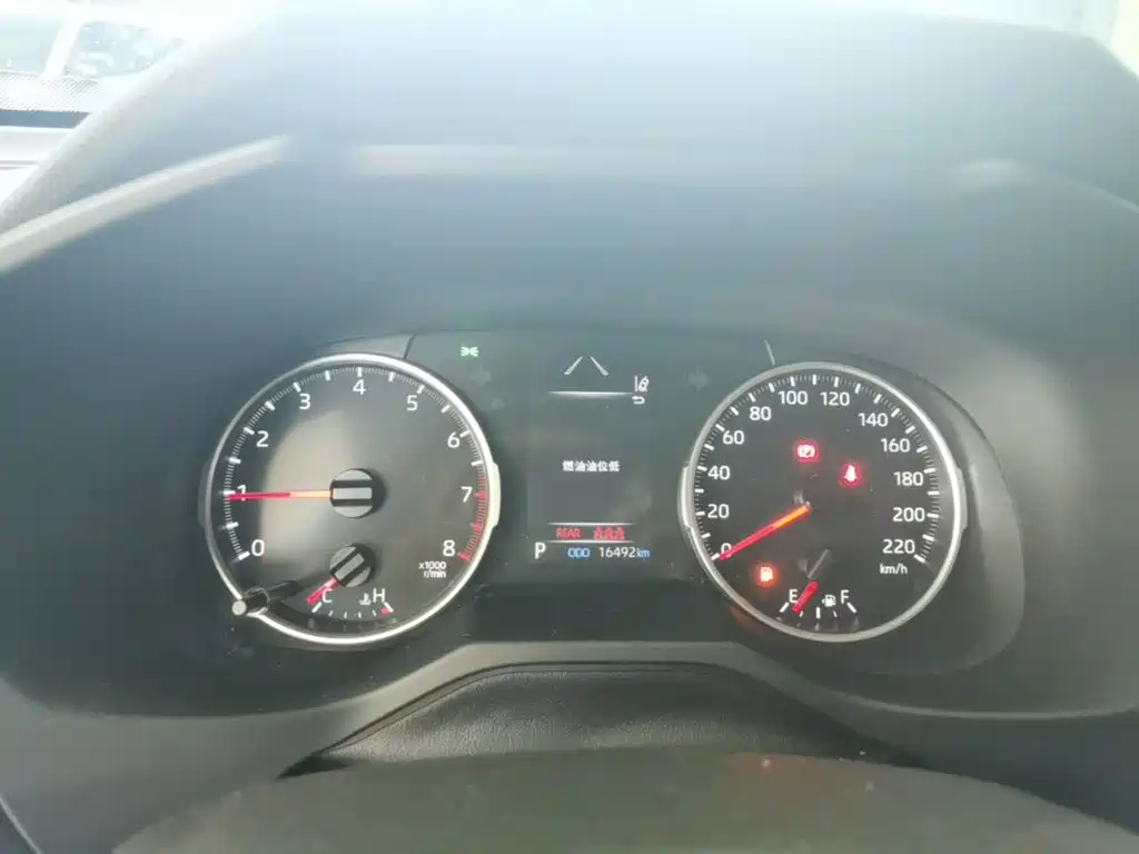 Toyota RAV4 — миниатюра 12